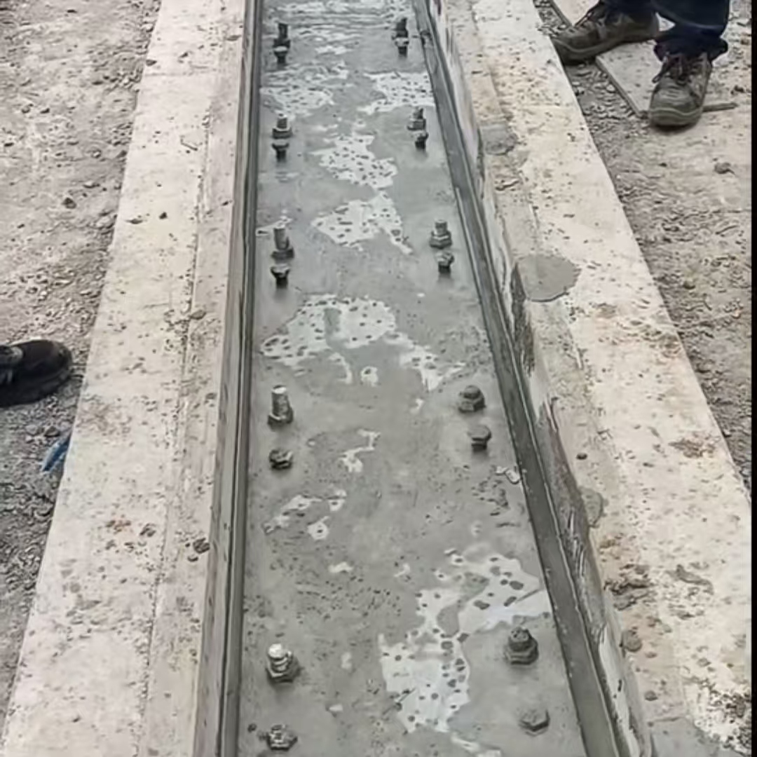 荥经港口码头起重机龙门吊重型机械设备稳固用早强快凝轨道胶泥